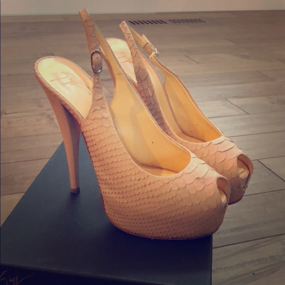 Giuseppe zanotti tan heels